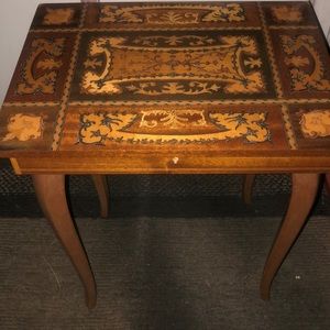Jewelry/ Music Box Table